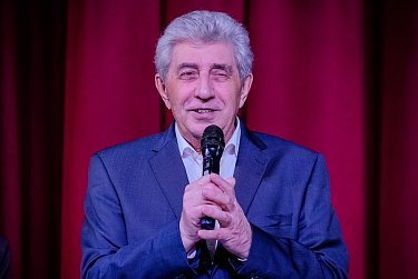 «Депутатская елка» собрала более 400 детей
